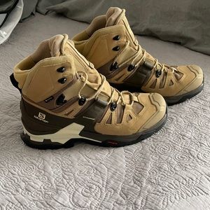Salomon Quest 04 size 9